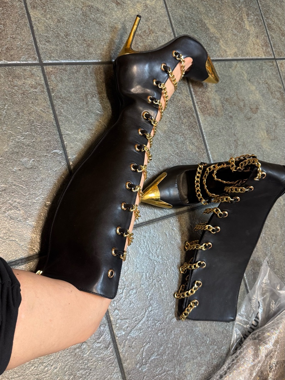 Black Leather Knee-High Stiletto Boots with Gold Chain & Toe Cap US 8 - Picture 4 of 17